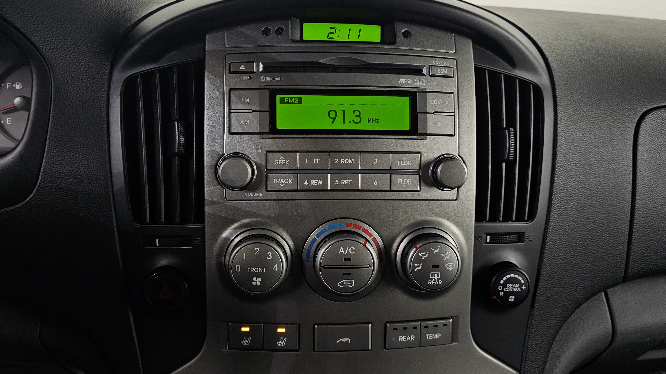 Hyundai Starex Grand Starex, 2012 — фото 13
