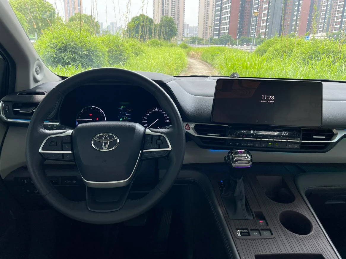 Toyota Senna, 2026 — фото 12