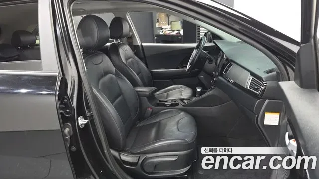 Kia Niro, 2016 — фото 11