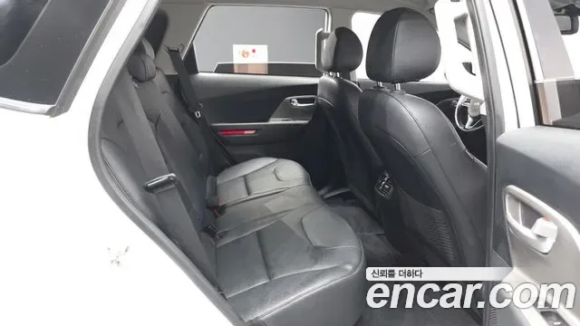 Kia Niro Plus, 2022 — фото 12