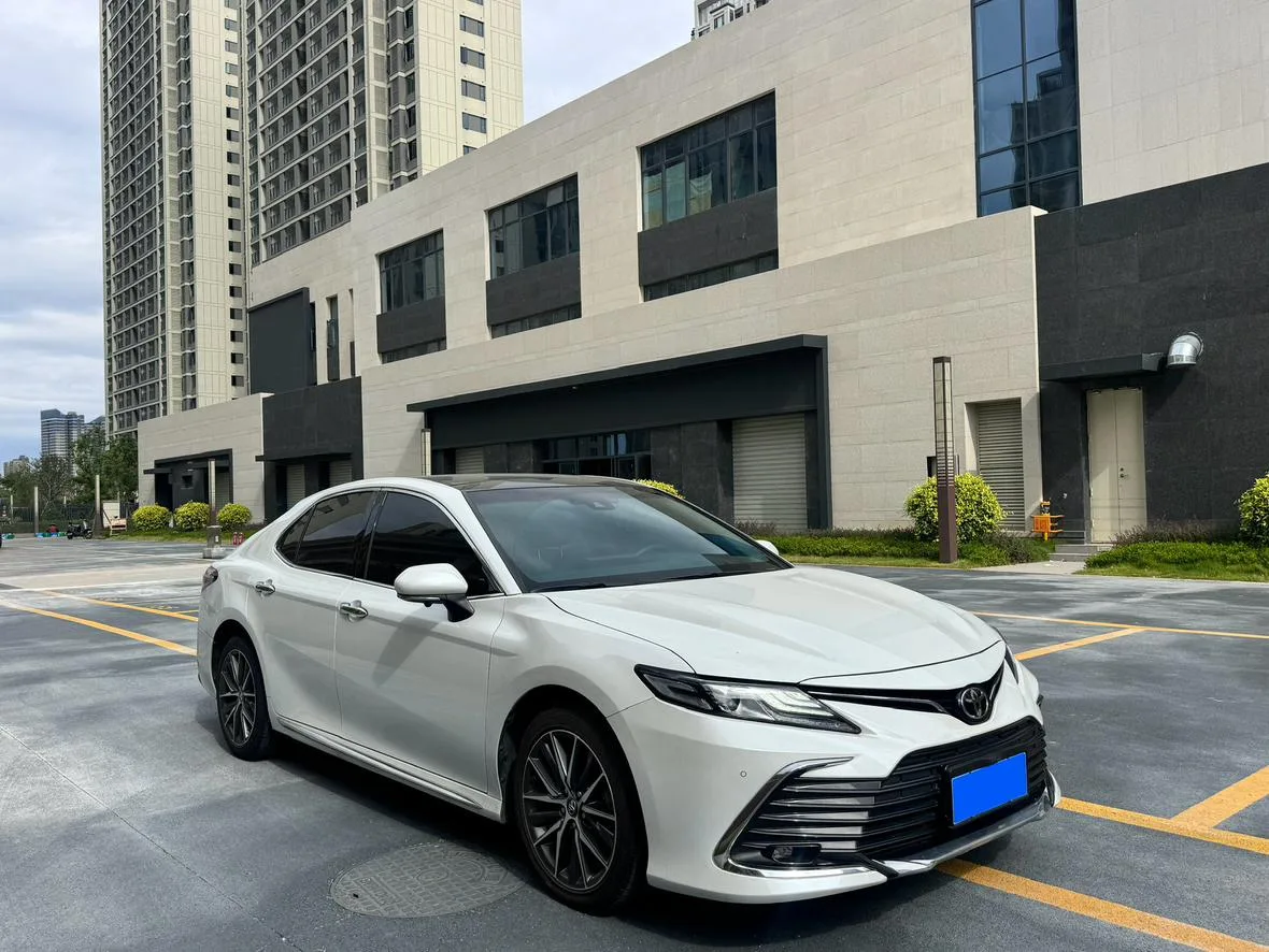 Toyota Camry, 2023 — фото 3