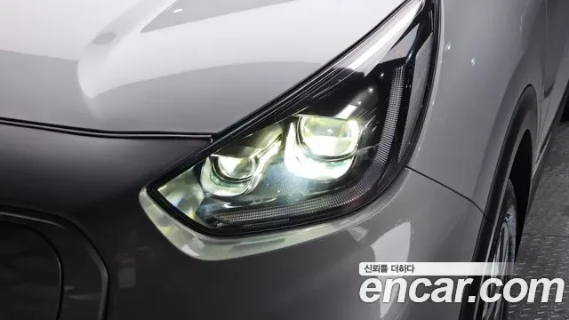 Kia Niro Plus, 2022 — фото 23