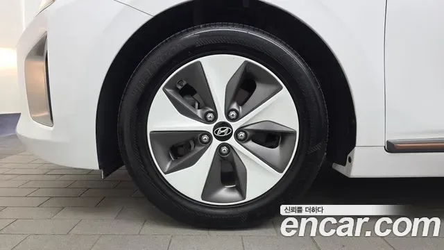 Hyundai Ioniq Ionic Electric, 2017 — фото 5