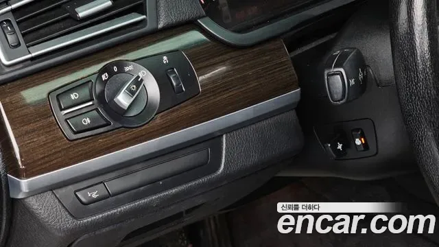 BMW 7-Series F01, 2011 — фото 13