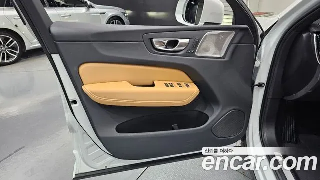 Volvo Xc60, 2025 — фото 25
