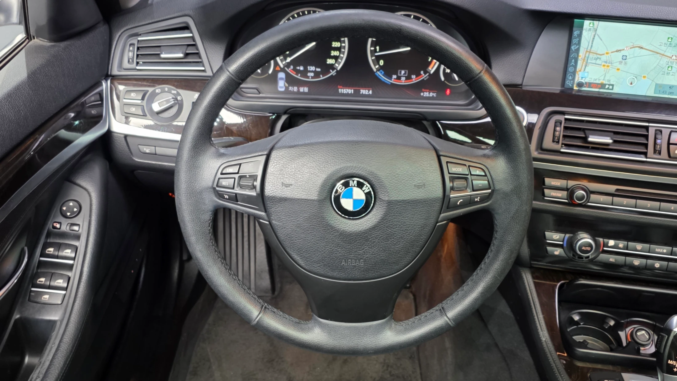 BMW 5-Series F10, 2012 — фото 13