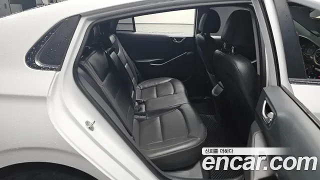 Hyundai Ioniq Ionic Electric, 2016 — фото 26