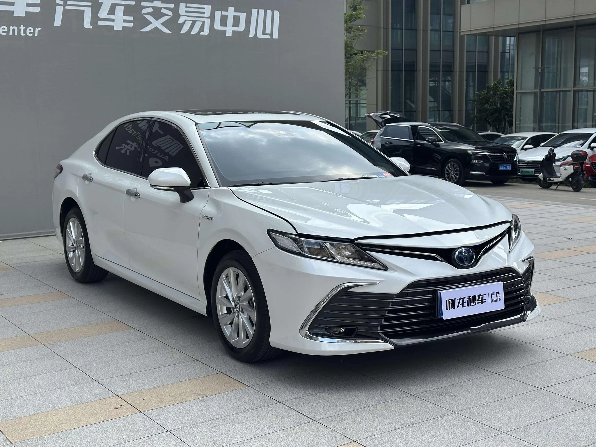 Toyota Camry, 2023 — фото 3