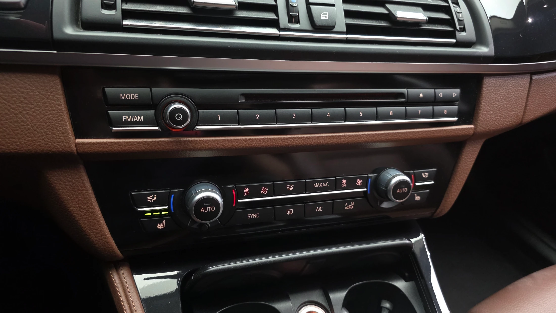 BMW 5-Series F10, 2014 — фото 17