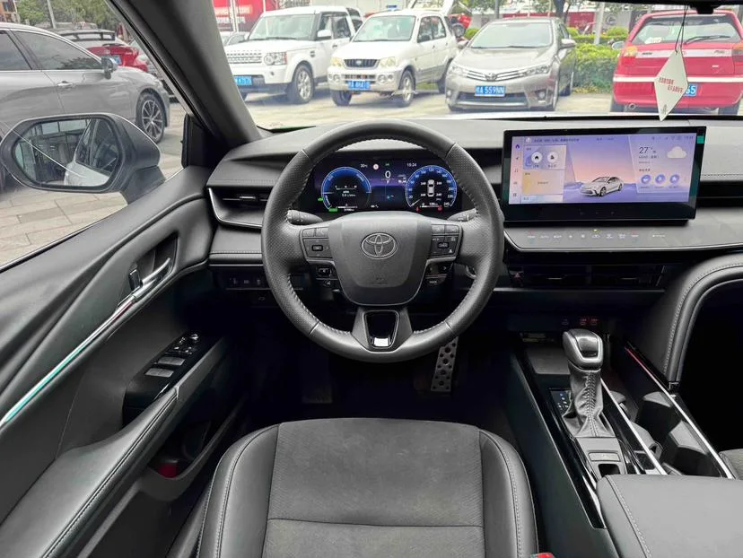 Toyota Camry, 2024 — фото 13