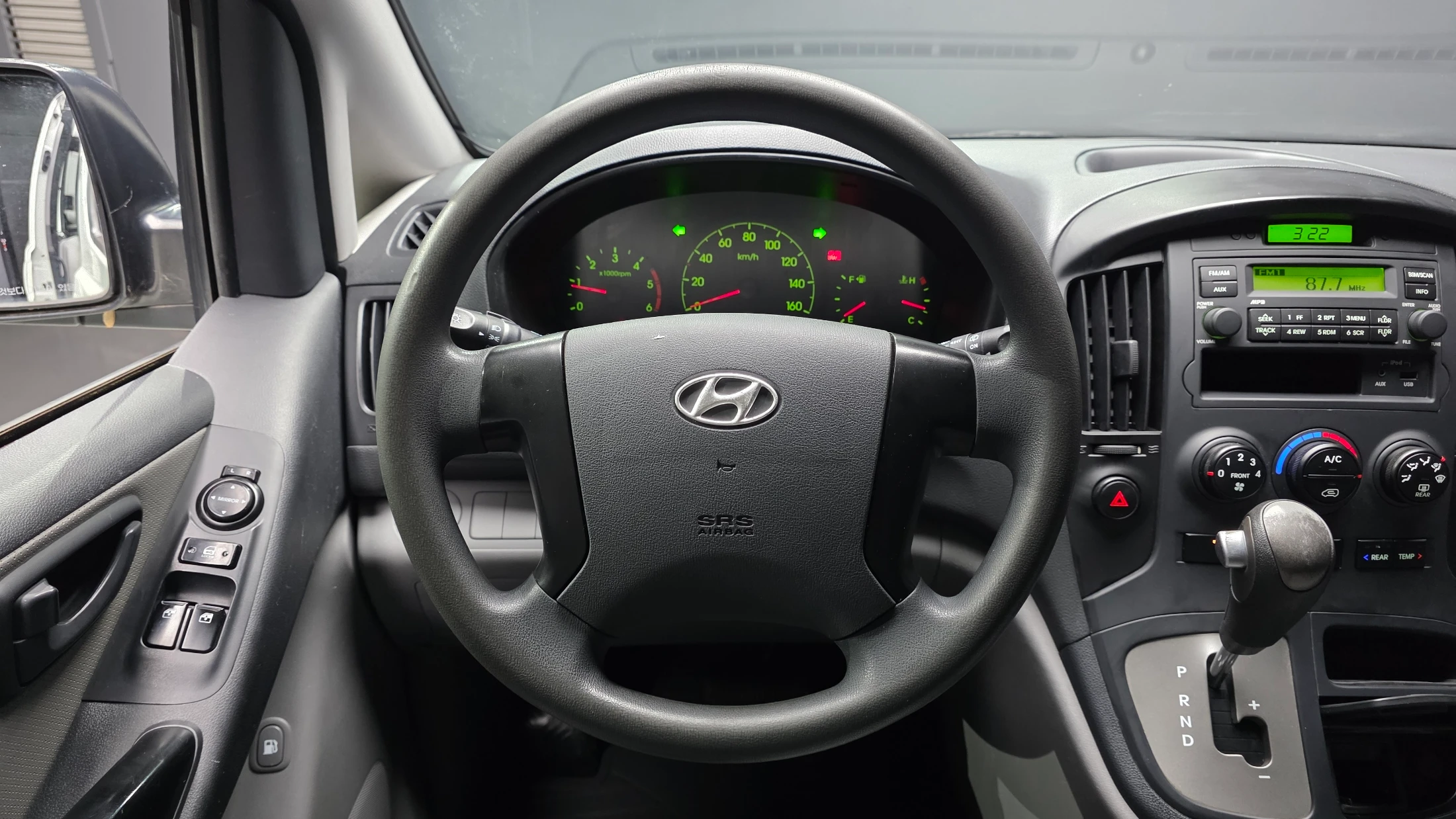 Hyundai Starex Grand Starex, 2013 — фото 13