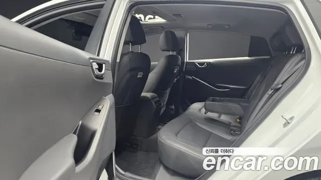 Hyundai Ioniq Ionic Electric, 2017 — фото 12