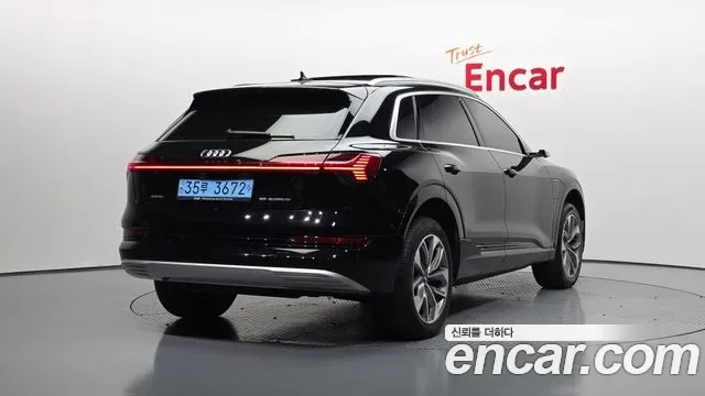 Audi E-Tron, 2020 — фото 2
