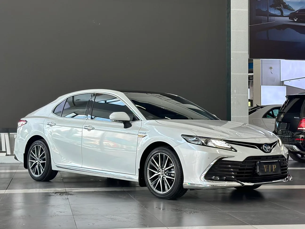 Toyota Camry, 2023 — фото 3