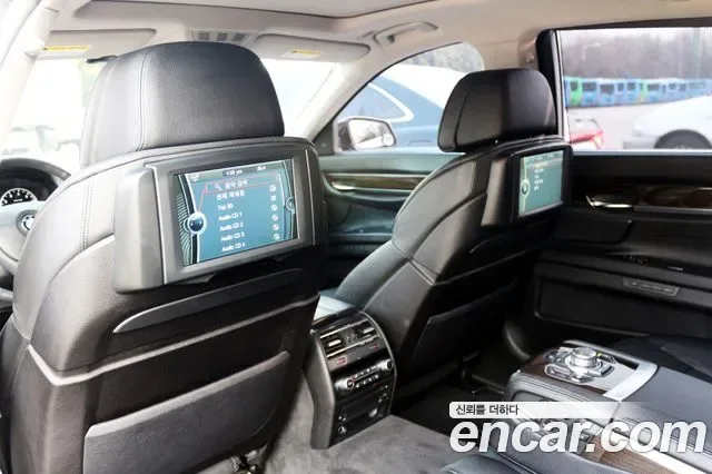 BMW 7-Series F01, 2012 — фото 15