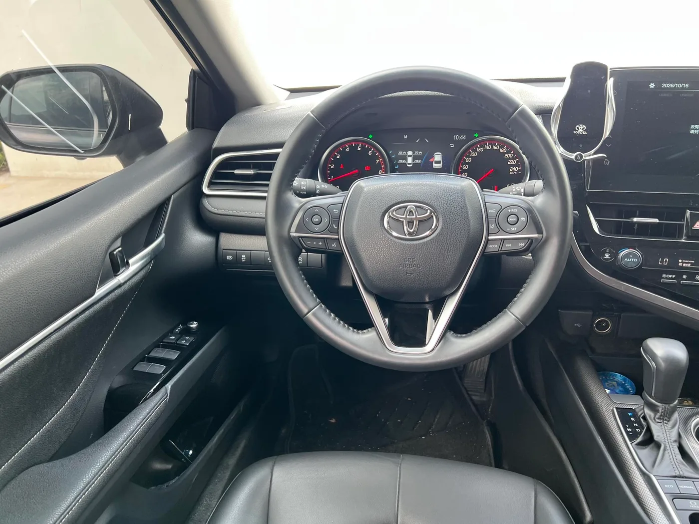 Toyota Camry, 2023 — фото 12