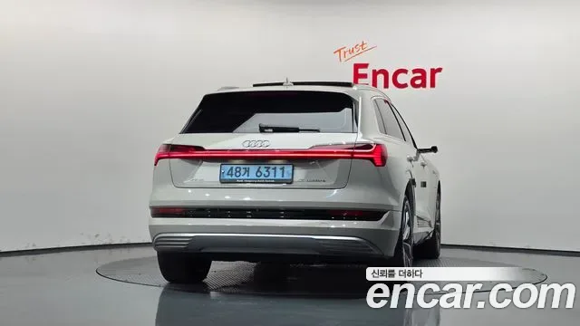 Audi E-Tron, 2020 — фото 4
