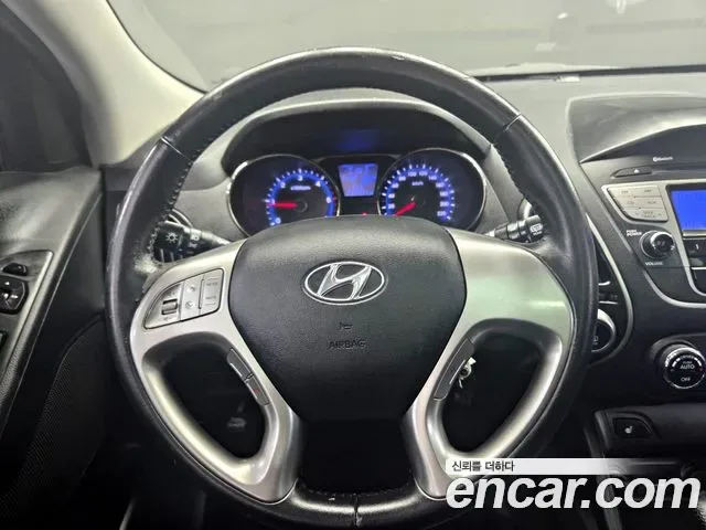 Hyundai Tucson ix, 2010 — фото 11