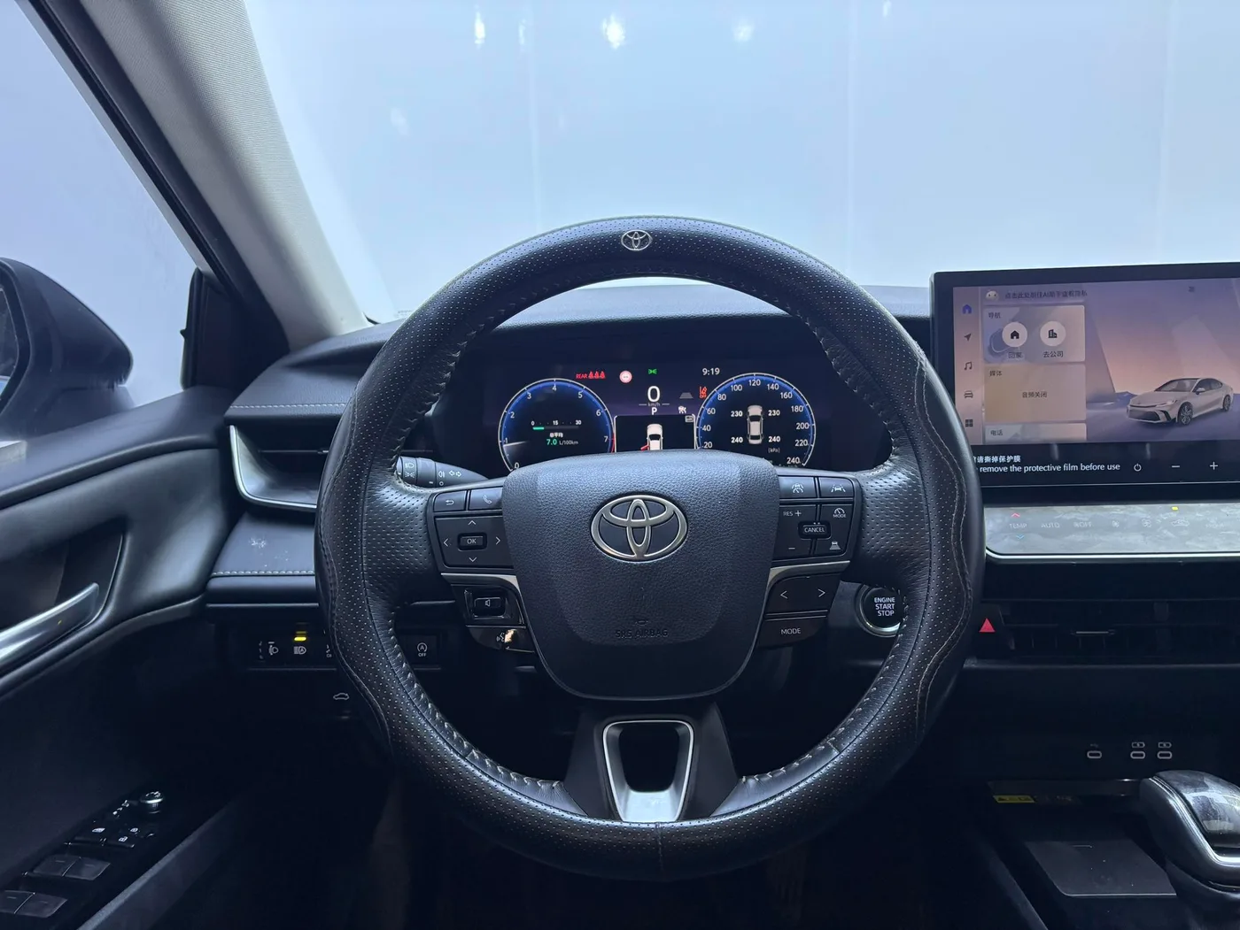 Toyota Camry, 2024 — фото 11