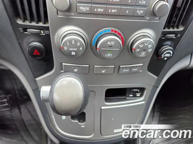 Hyundai Starex Grand Starex, 2012 — фото 12