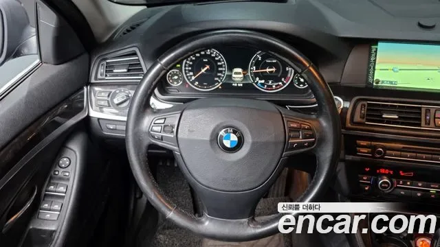 BMW 5-Series F10, 2013 — фото 13