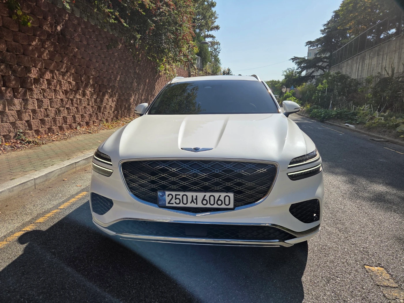 Genesis Gv70