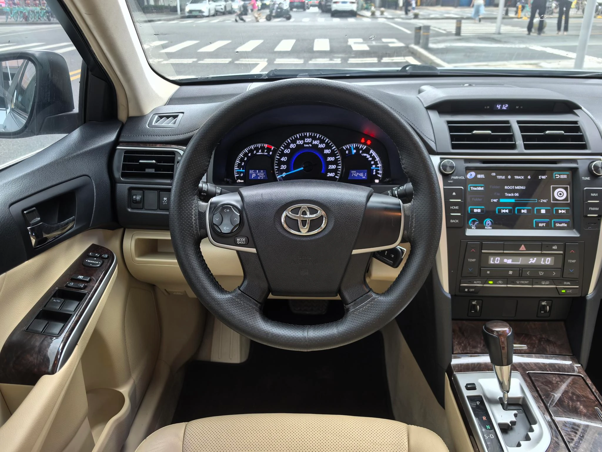 Toyota Camry, 2015 — фото 16