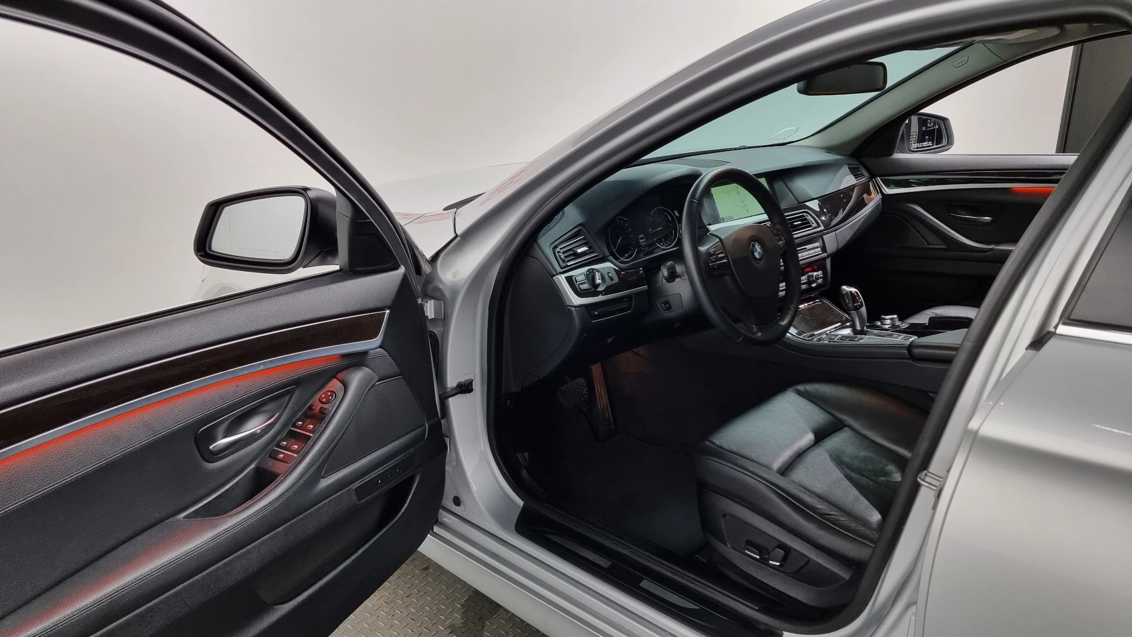 BMW 5-Series F10, 2013 — фото 13