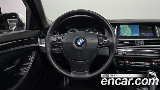 BMW 5-Series F10, 2013 — фото 13