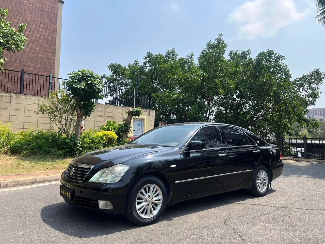Toyota crown