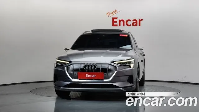 Audi E-Tron, 2020 — фото 3