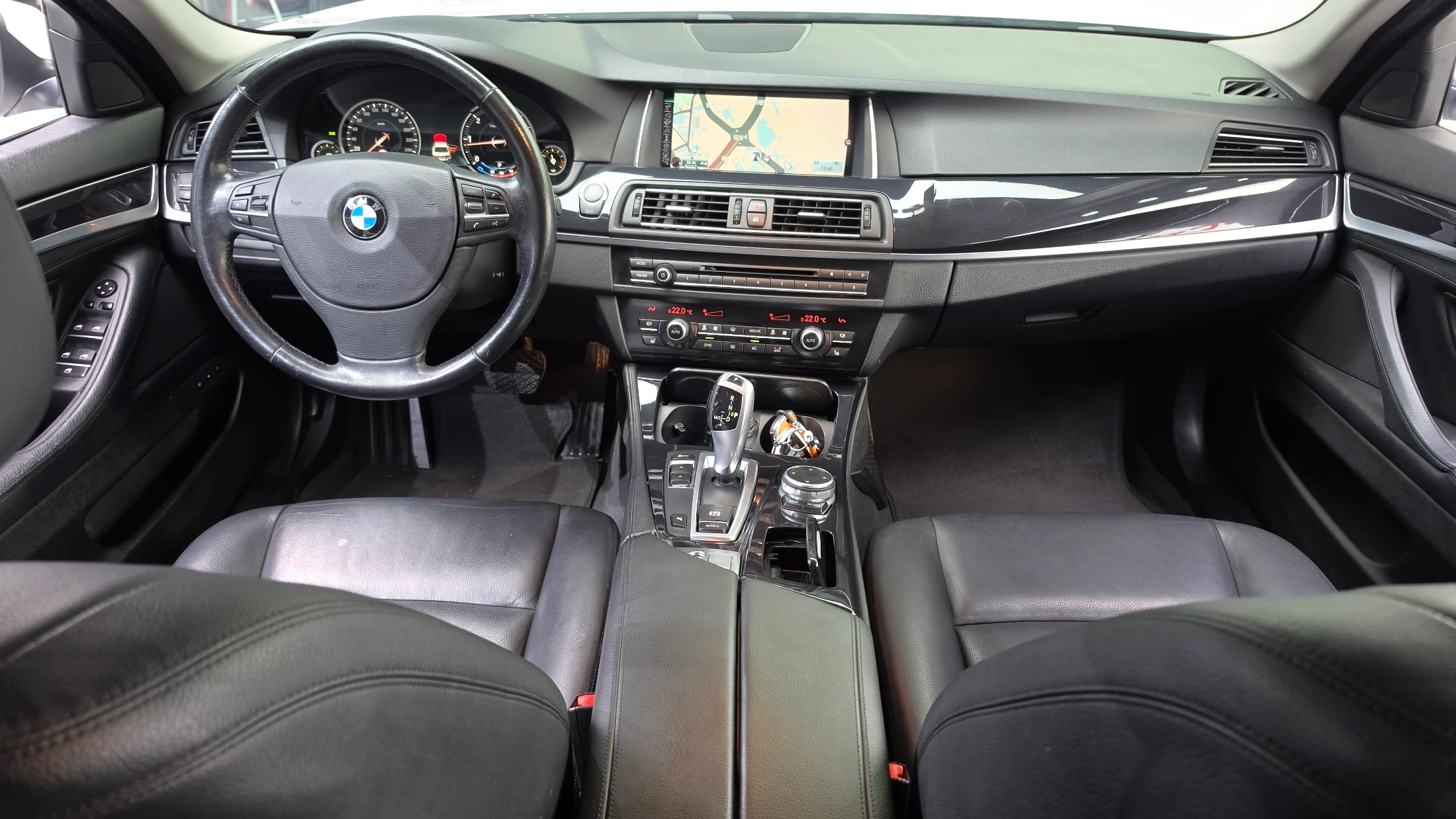 BMW 5-Series F10, 2014 — фото 7