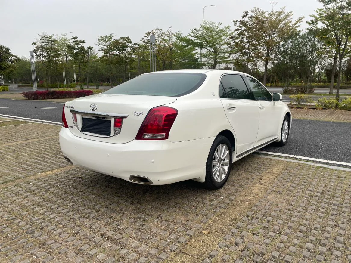 Toyota crown, 2010 — фото 12