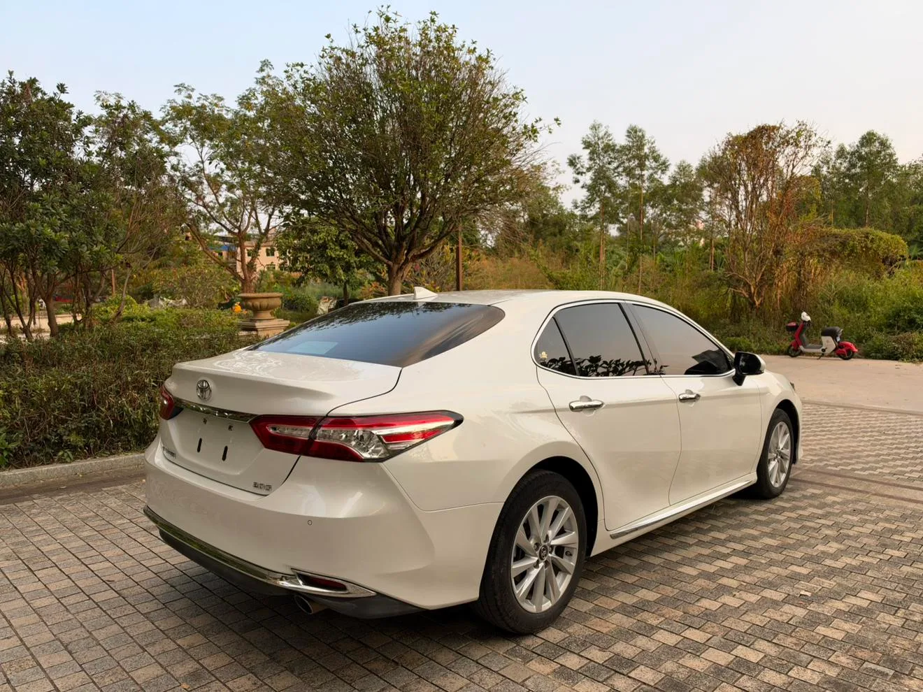 Toyota Camry, 2023 — фото 4