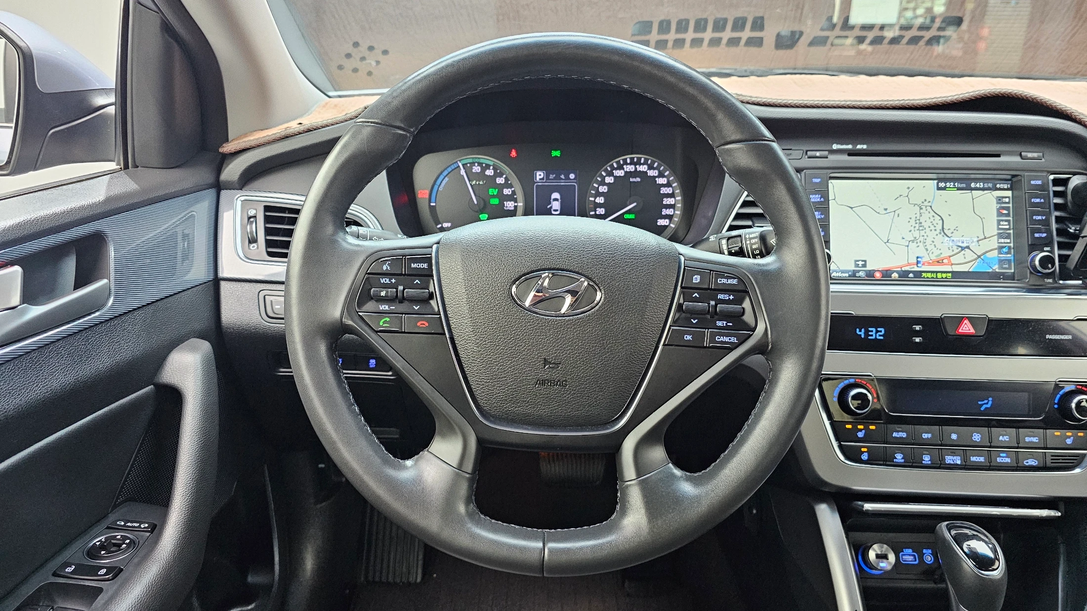 Hyundai Sonata LF Sonata Hybrid, 2016 — фото 13