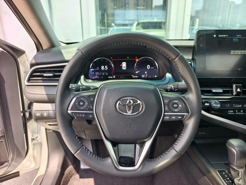 Toyota Camry, 2023 — фото 16