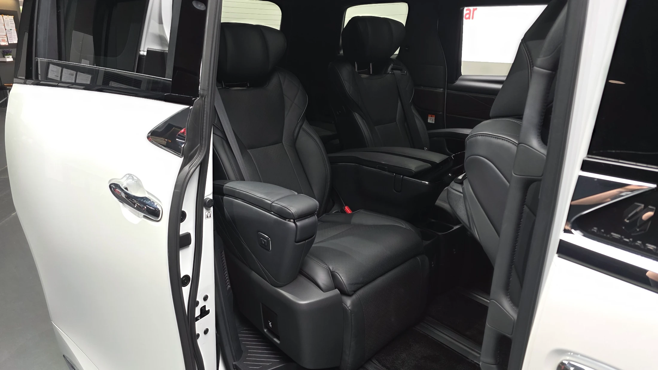 Toyota Alphard Alpad, 2025 — фото 26