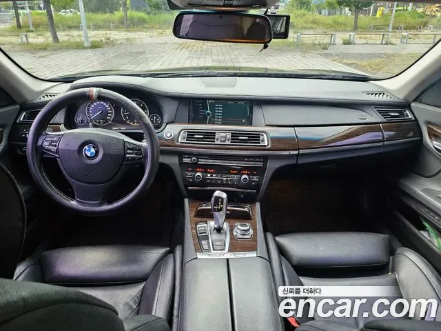 BMW 7-Series F01, 2012 — фото 14