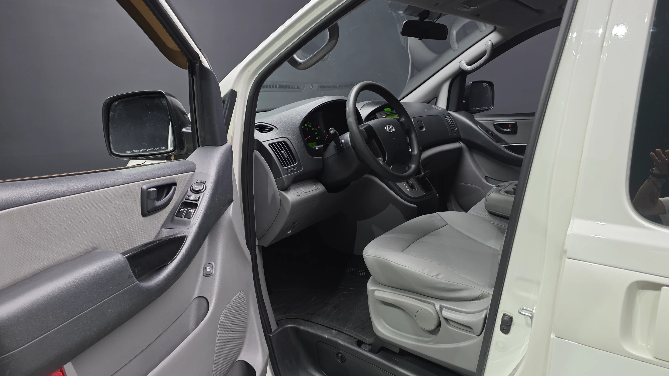 Hyundai Starex Grand Starex, 2013 — фото 10