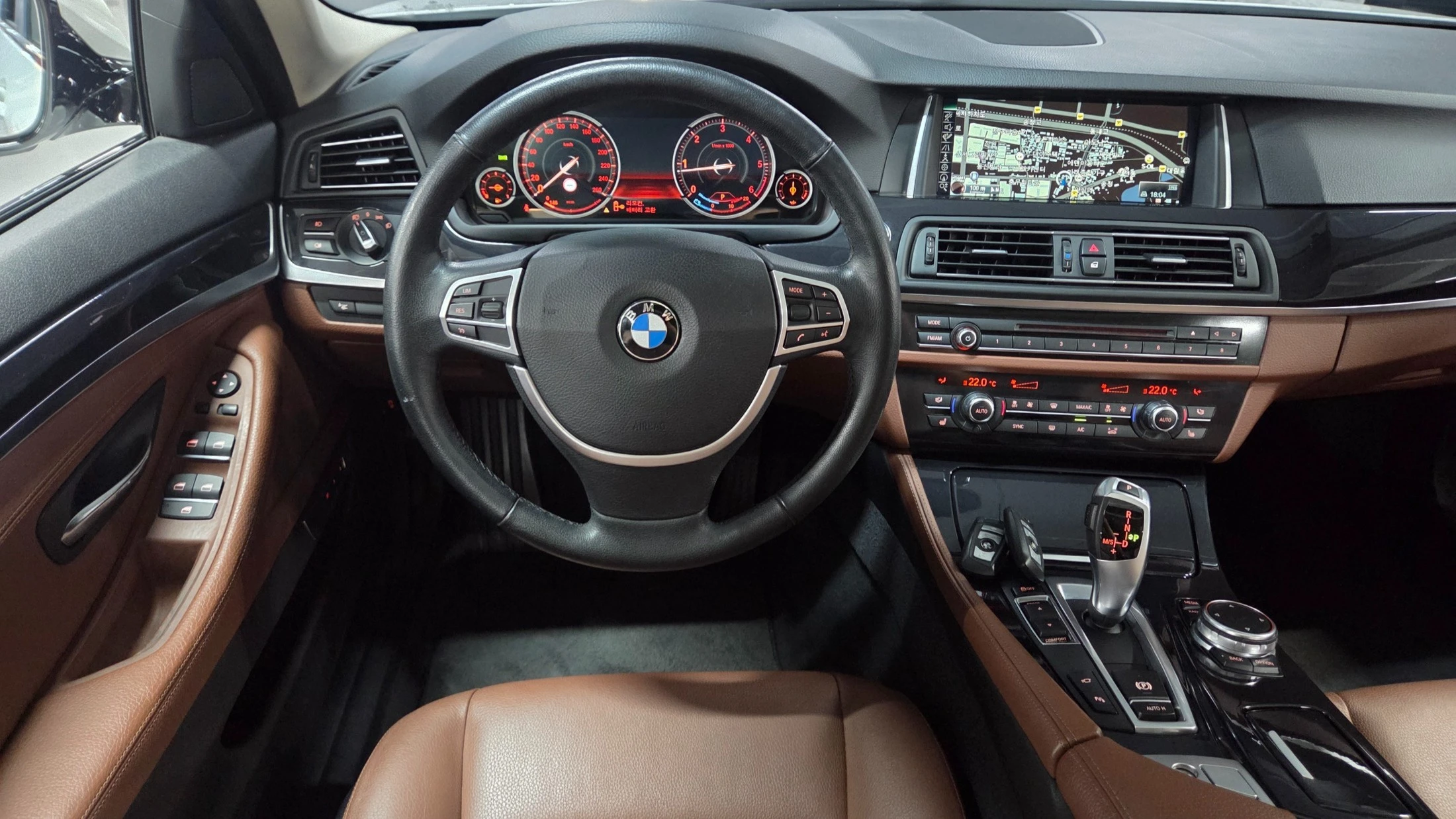 BMW 5-Series F10, 2015 — фото 16