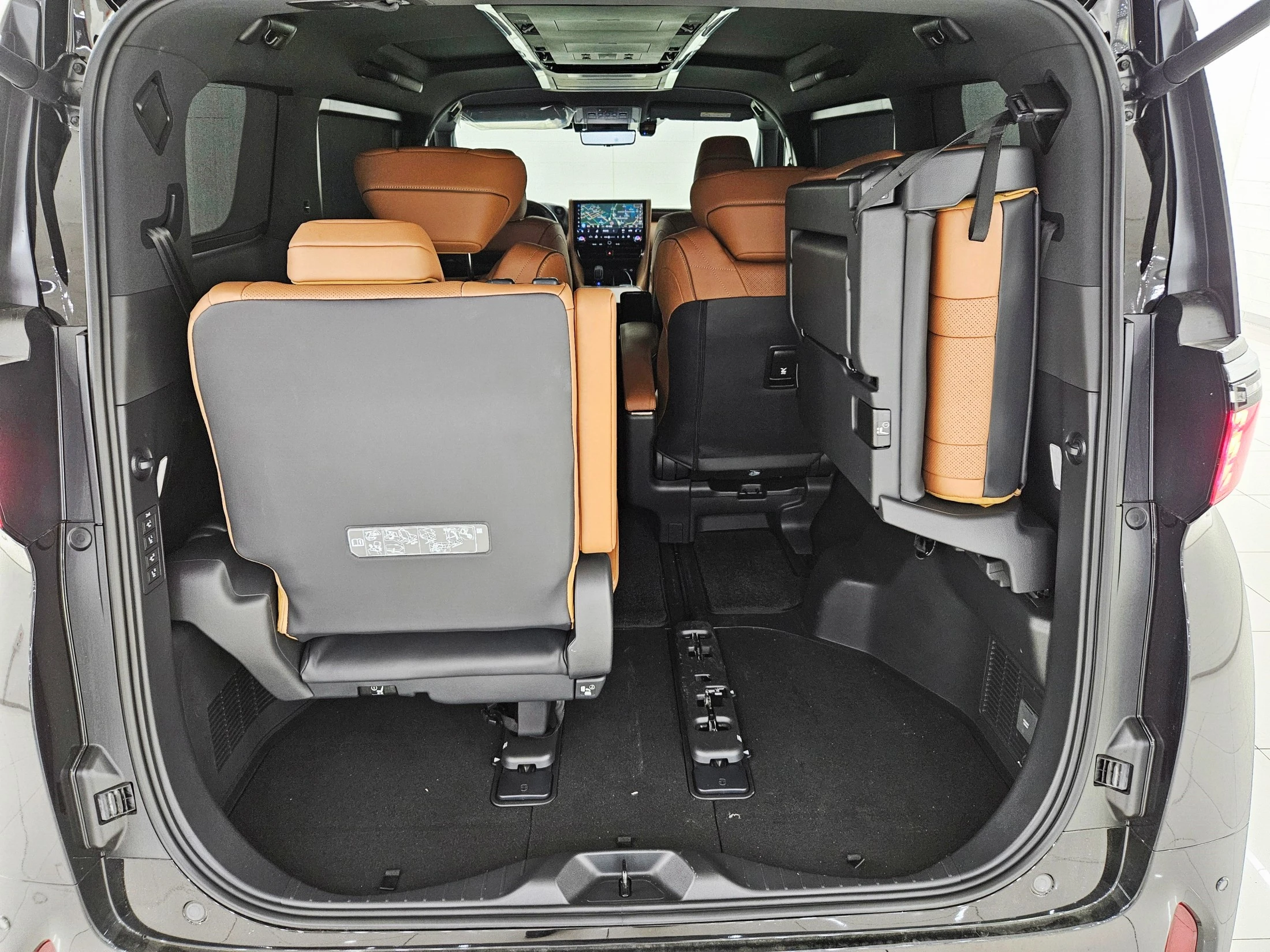 Toyota Alphard Alpad, 2026 — фото 19