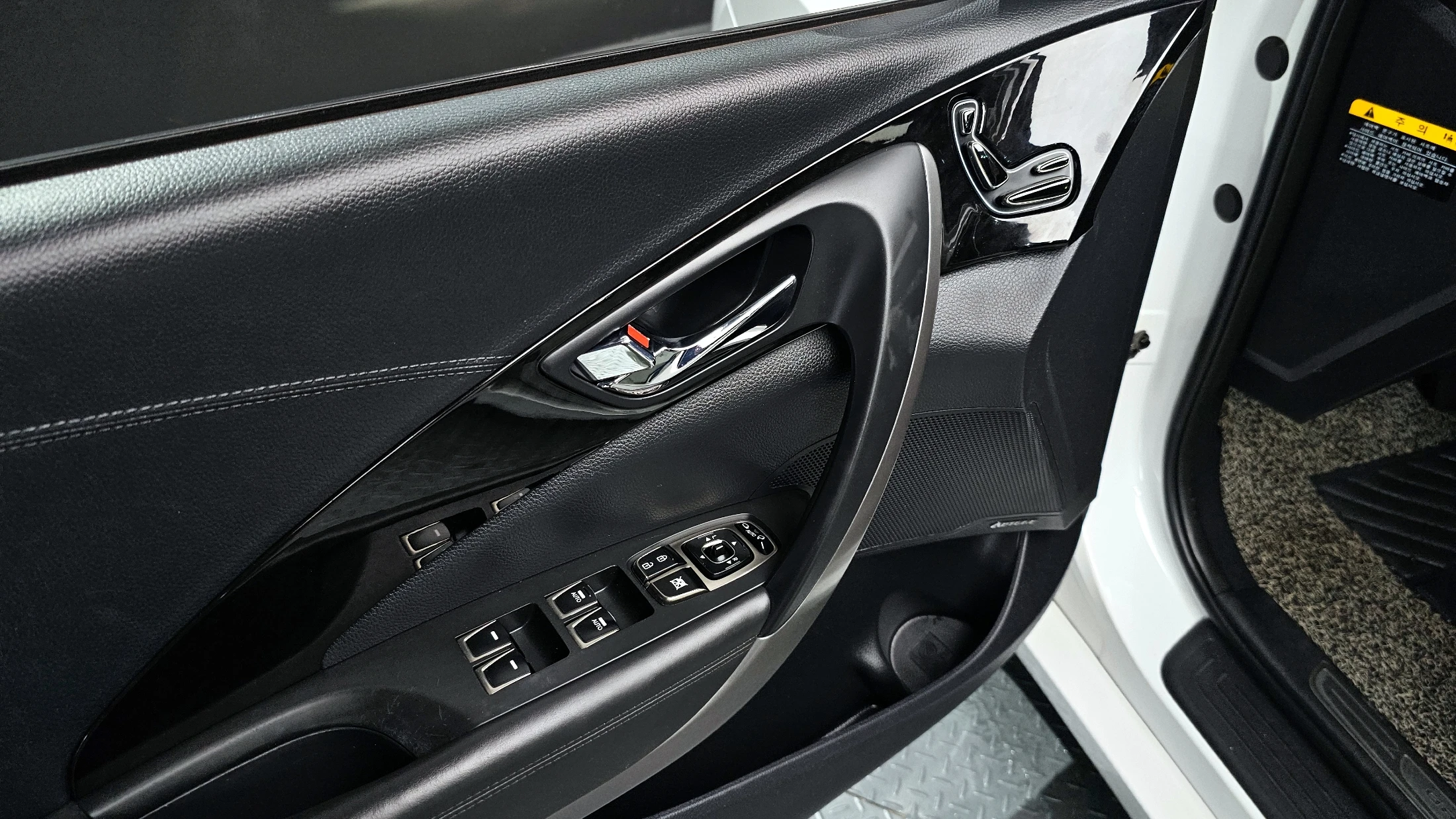 Hyundai Grandeur HG Hybrid, 2014 — фото 18