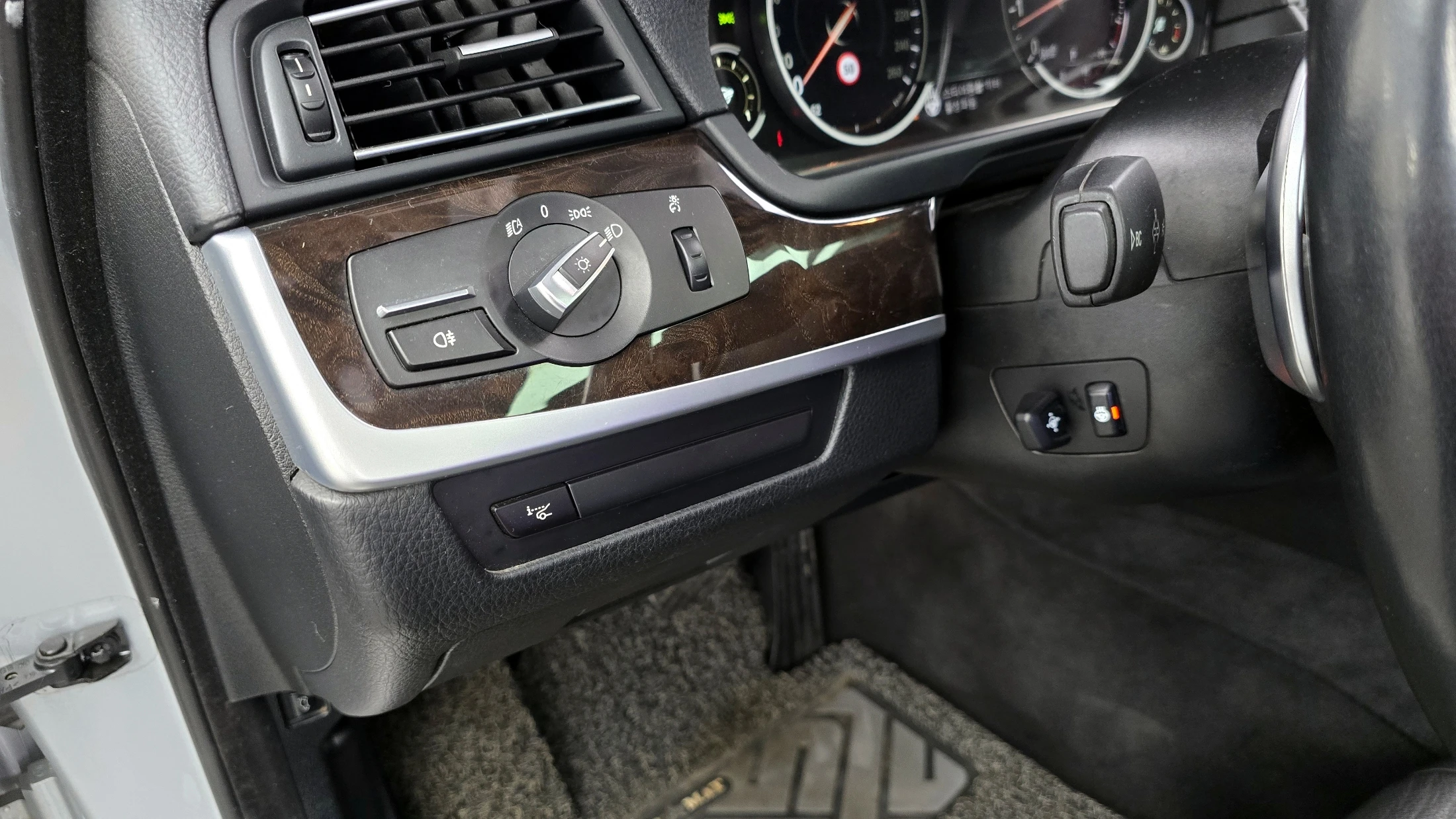 BMW 5-Series F10, 2013 — фото 16