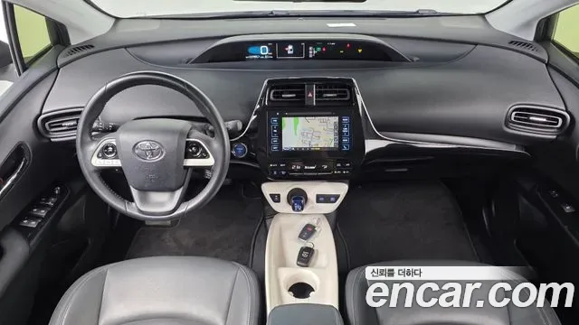 Toyota Prius, 2016 — фото 7