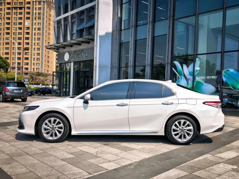 Toyota Camry, 2023 — фото 3