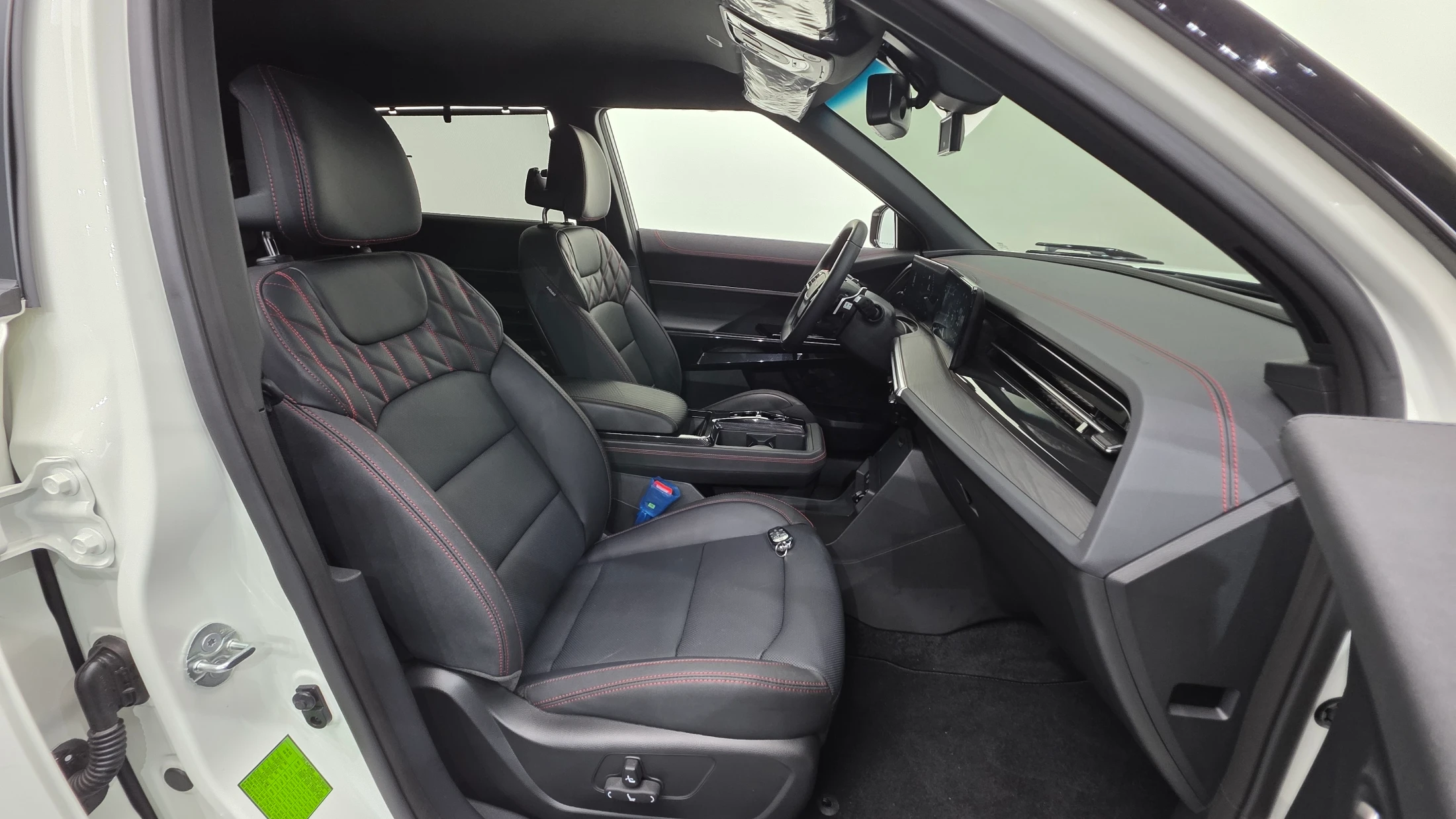KG_Mobility_Ssangyong Actyon Activian, 2025 — фото 10