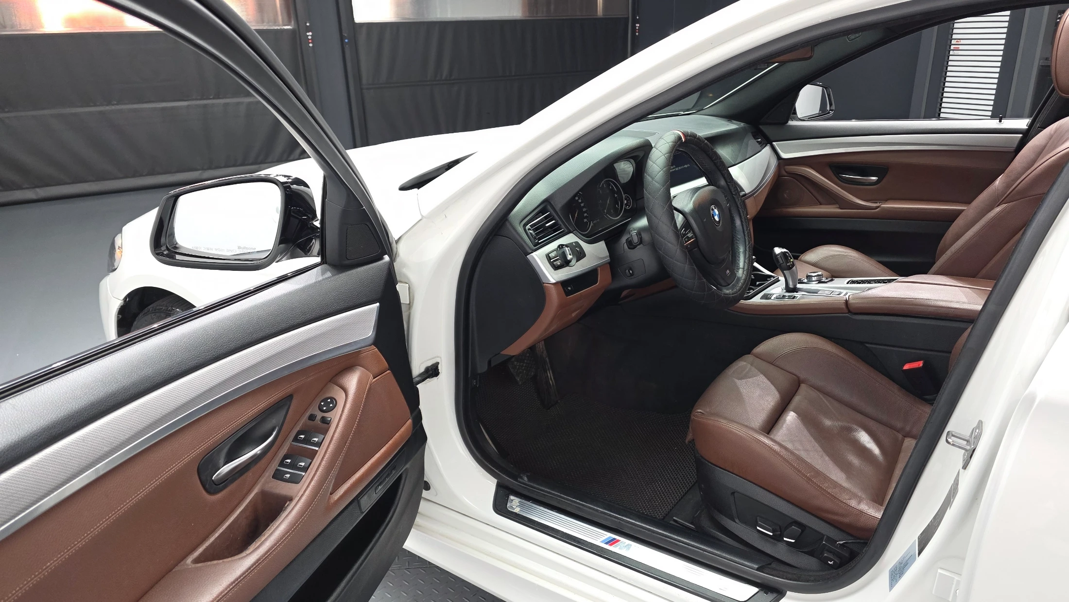 BMW 5-Series F10, 2013 — фото 10