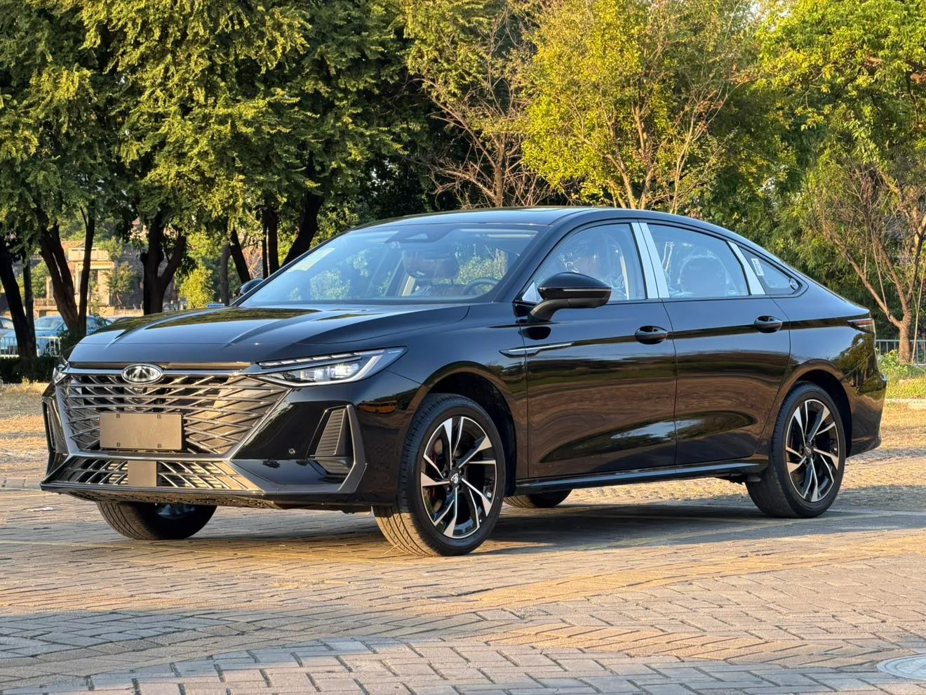 Chery Arrizo 8