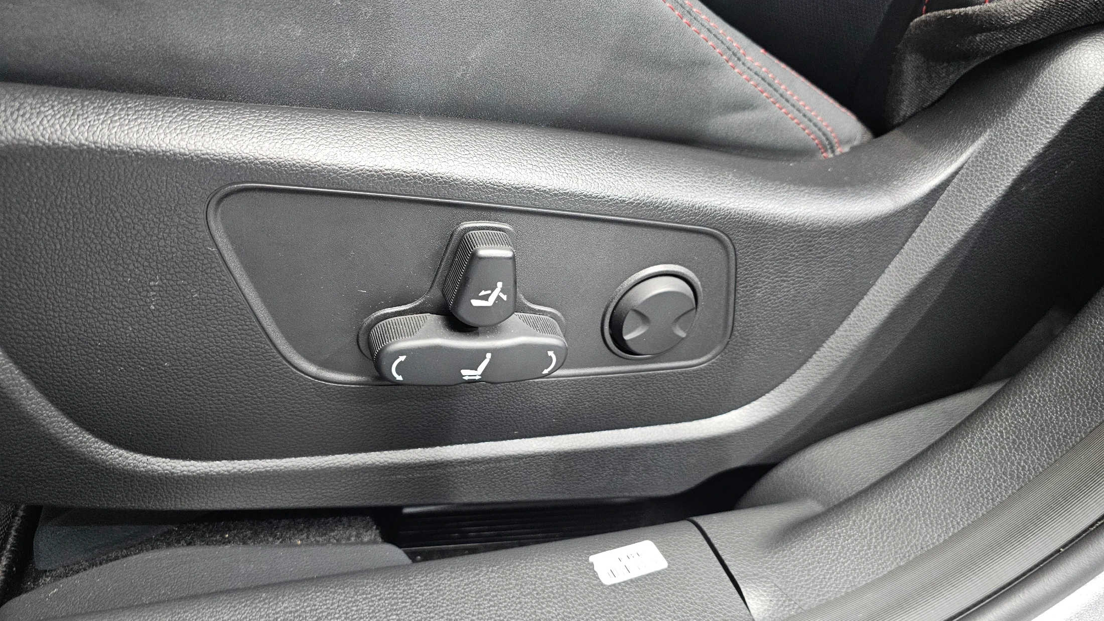 KG_Mobility_Ssangyong Actyon Activian, 2025 — фото 36