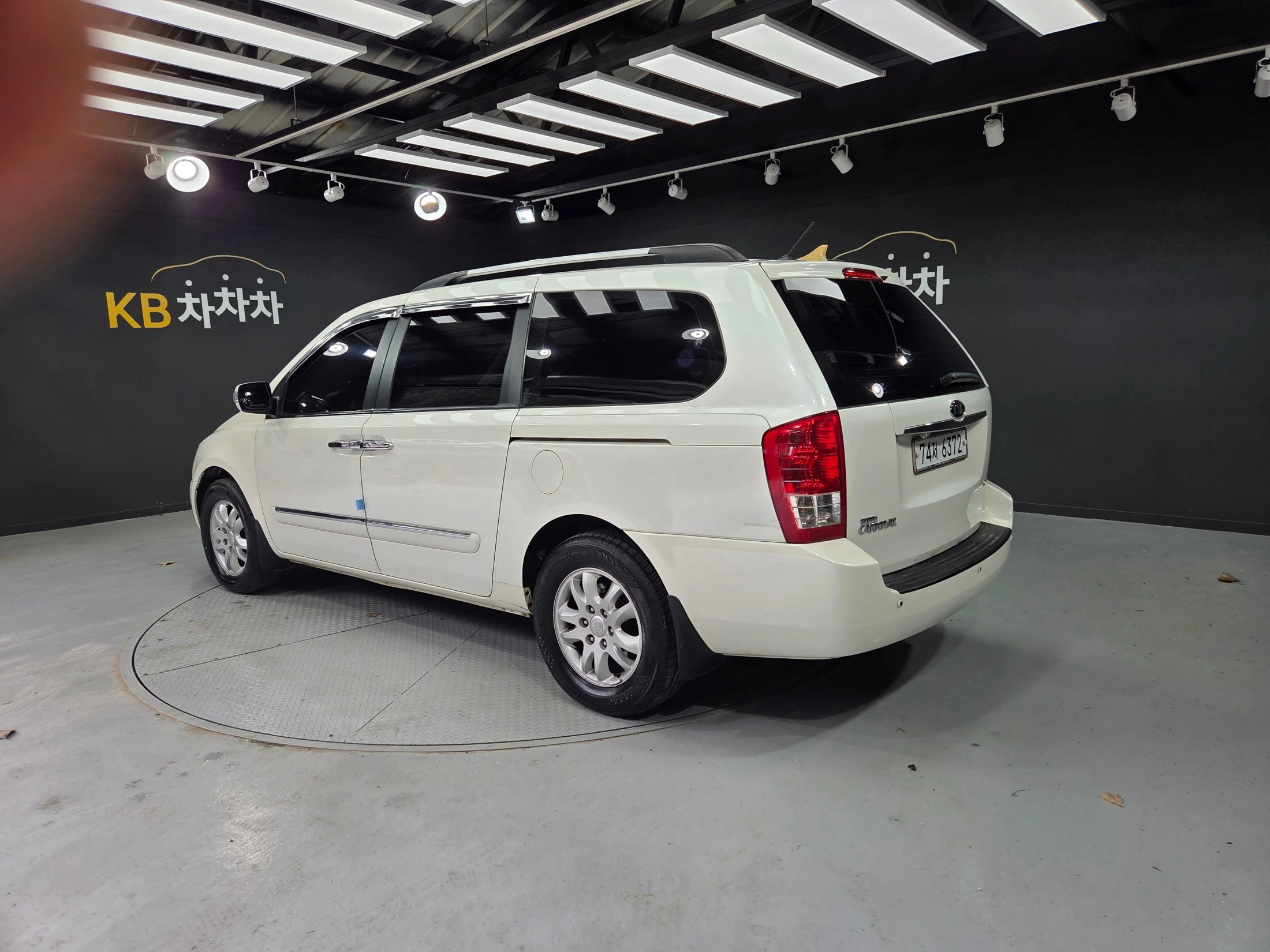 Kia Canival Carnival R, 2010 — фото 4